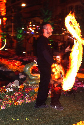 Menton Jouer avec le feu